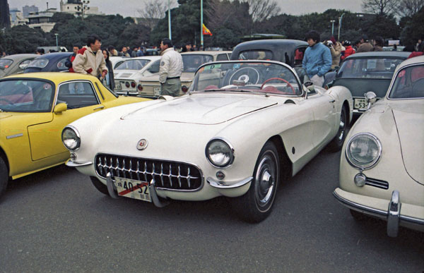 57-3a (85-02A-25) 1957 Chevrolet Corvette.jpg